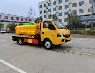 东风途逸5立方清洗吸污车 (1).jpg