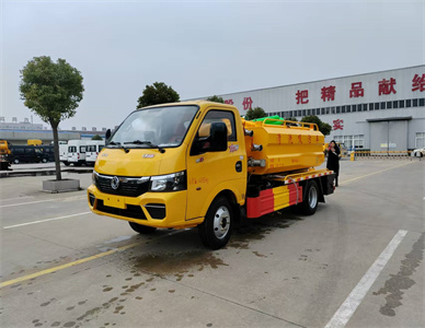 东风途逸5立方清洗吸污车 (4).jpg