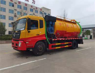 东风天锦15立方清洗吸污车 (4).jpg